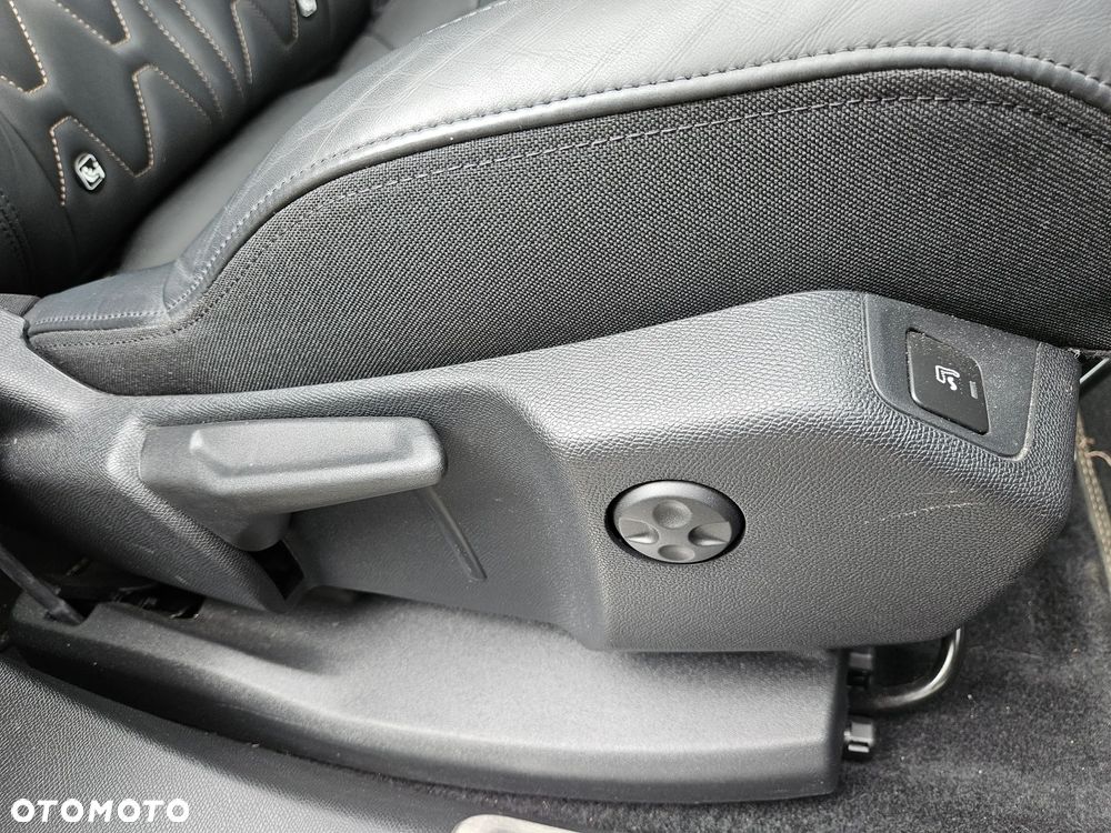 Peugeot 3008 PureTech 180 Stop & Start GPF EAT8 GT - 24