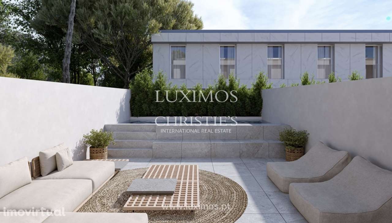 Moradia V3 com jardim e piscina à venda junto à praia em Lavra - Grande imagem: 2/24