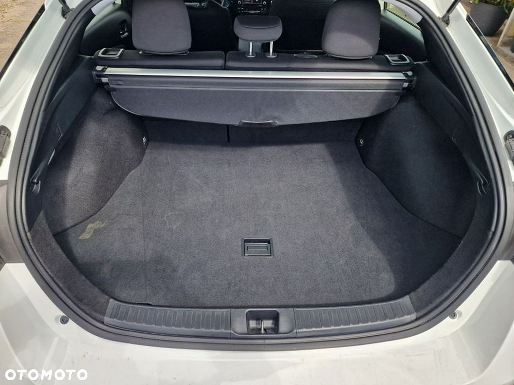 Toyota Prius - 32
