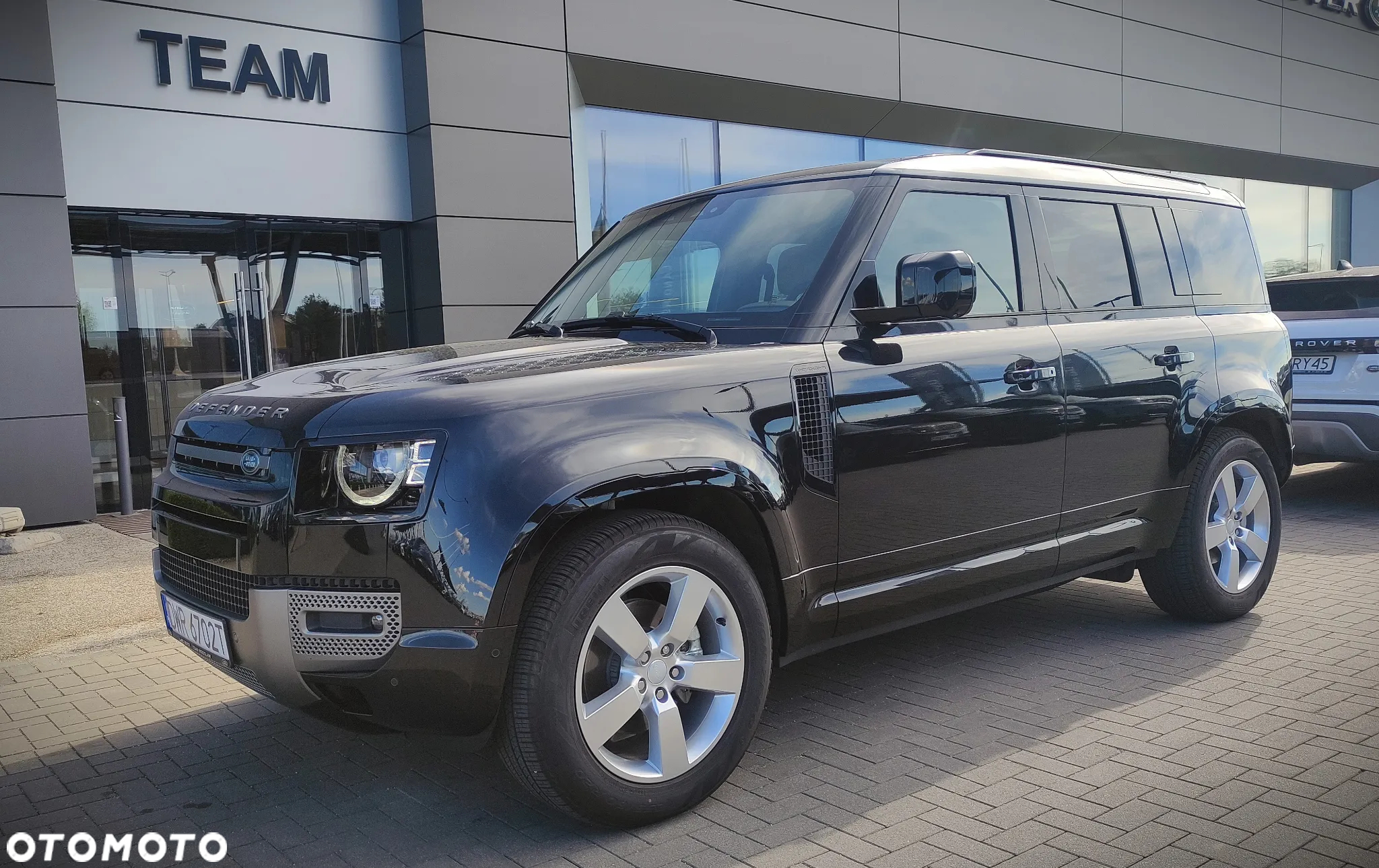 Land Rover Defender - 6