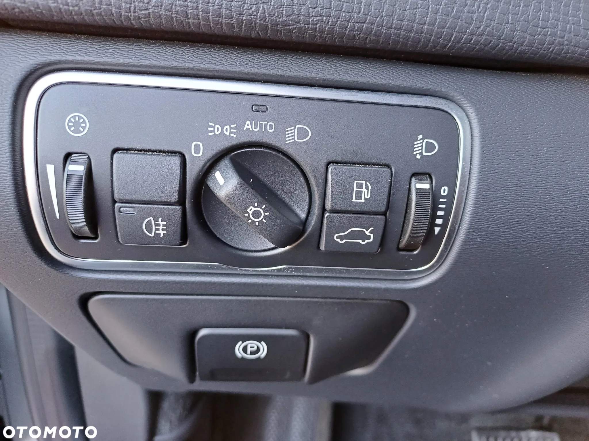 Volvo XC 60 D3 Drive-E Momentum - 16