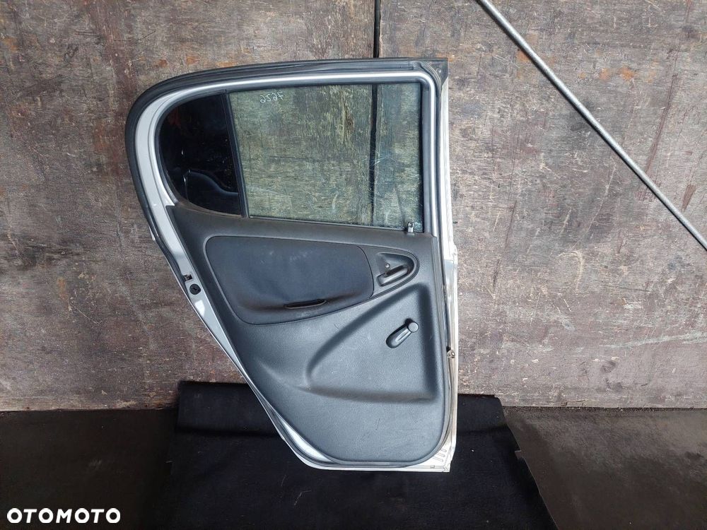 DRZWI KOMPLETNE LEWY TYŁ TOYOTA YARIS I HB 5D 1E7 - 4