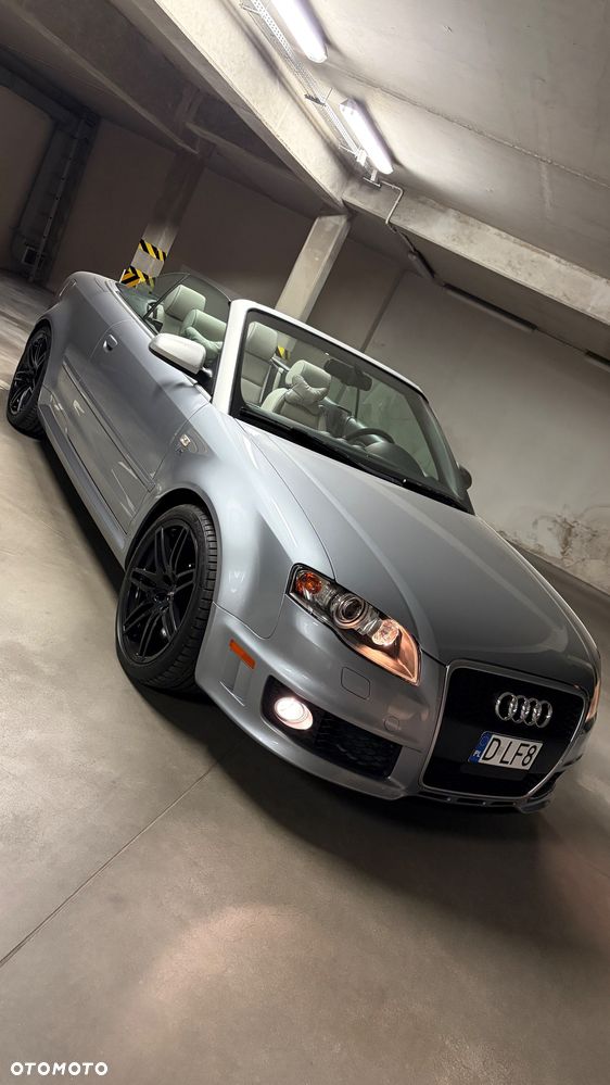 Audi RS4 Cabrio Standard - 11