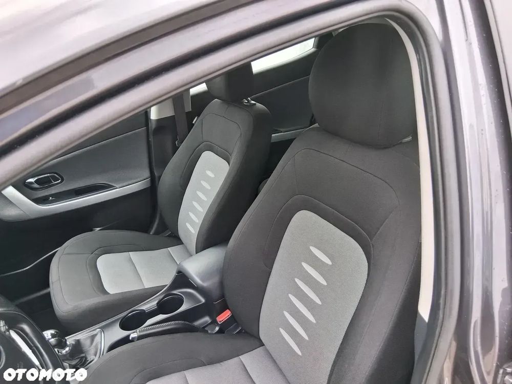 Kia Ceed 1.6 GDI Fifa World Cup Edition - 12