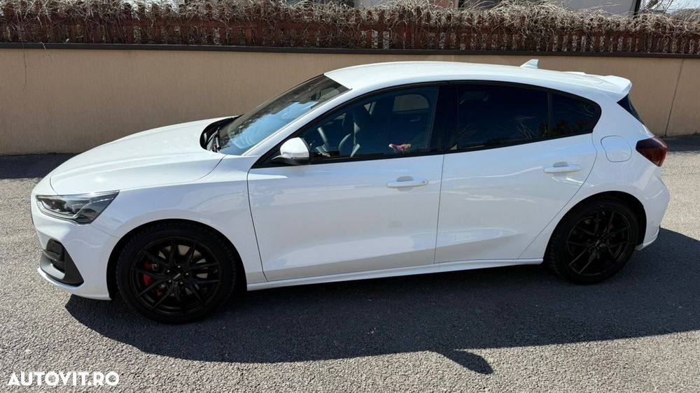 Ford Focus 2.3 Ecoboost 6MT ST X - 15