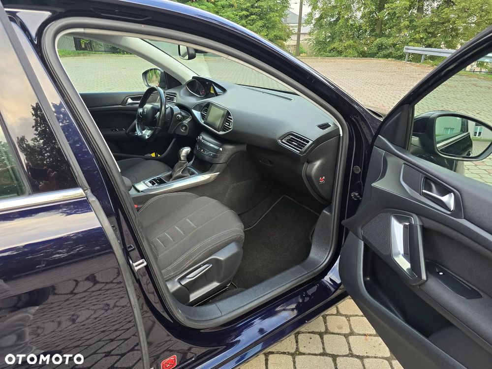 Peugeot 308 1.6 HDi Premium - 17