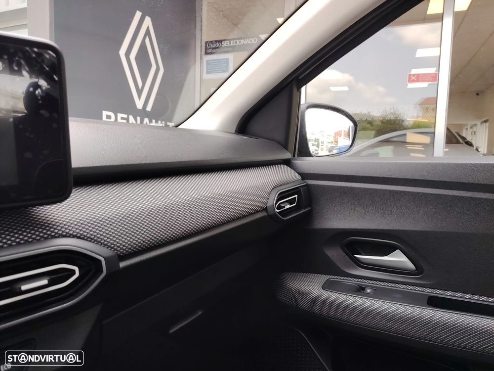 Dacia Sandero 1.0 TCe Expression CVT - 9