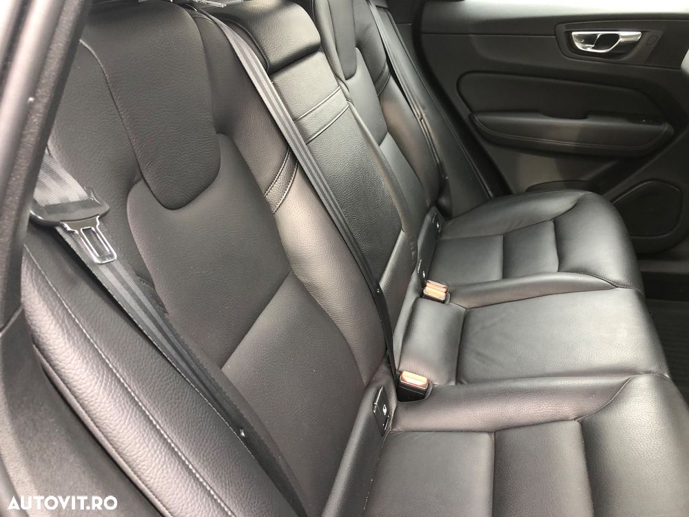 Volvo XC 60 B4 D AWD Geartronic Momentum Pro - 8