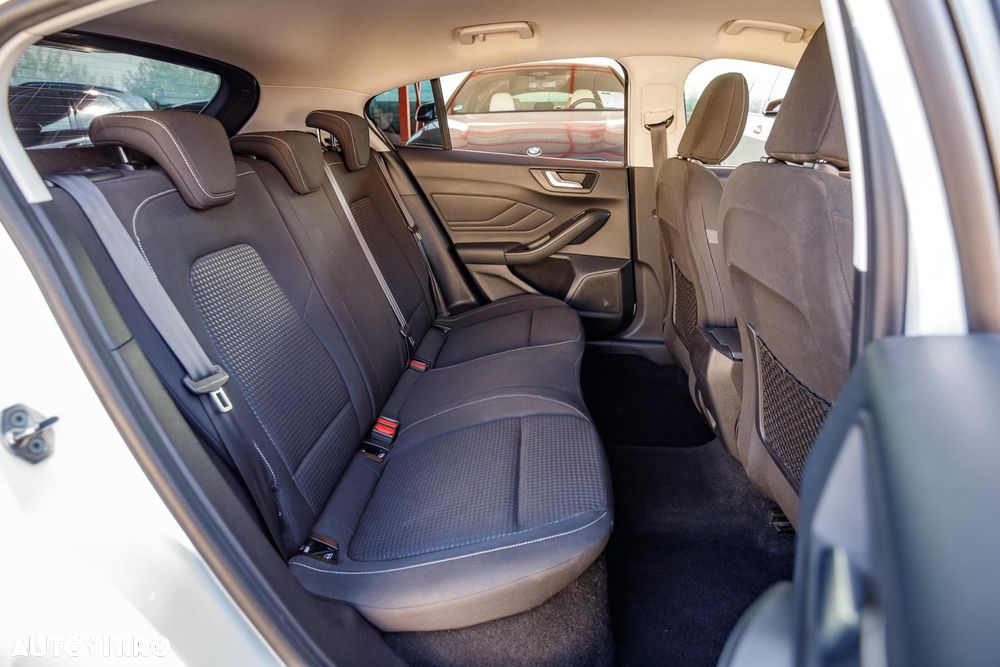 Ford Focus 1.5 EcoBlue Connected - 11
