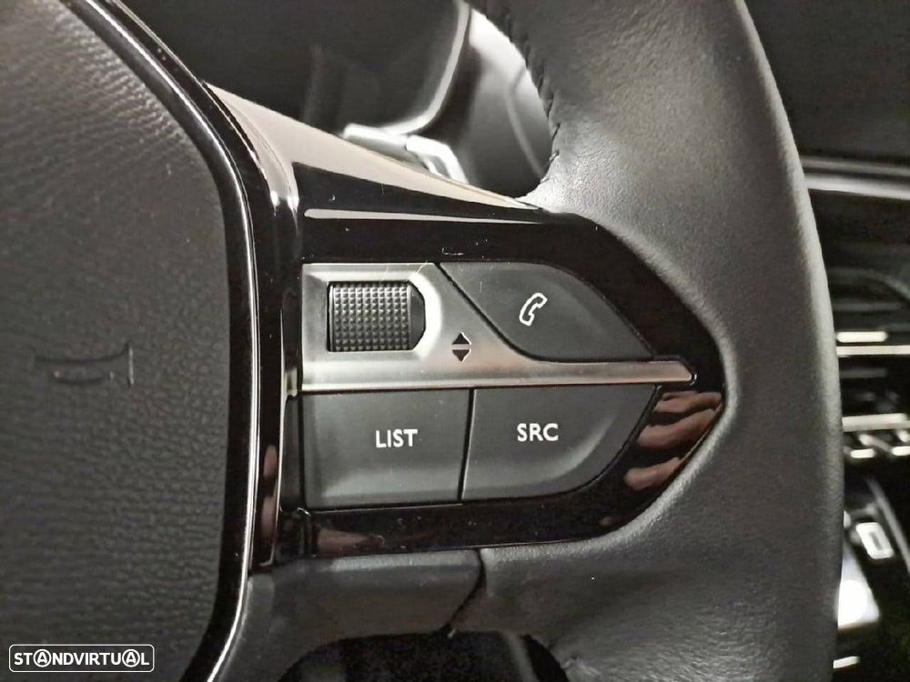 Peugeot 2008 1.2 Hybrid Allure e-DCS6 - 17