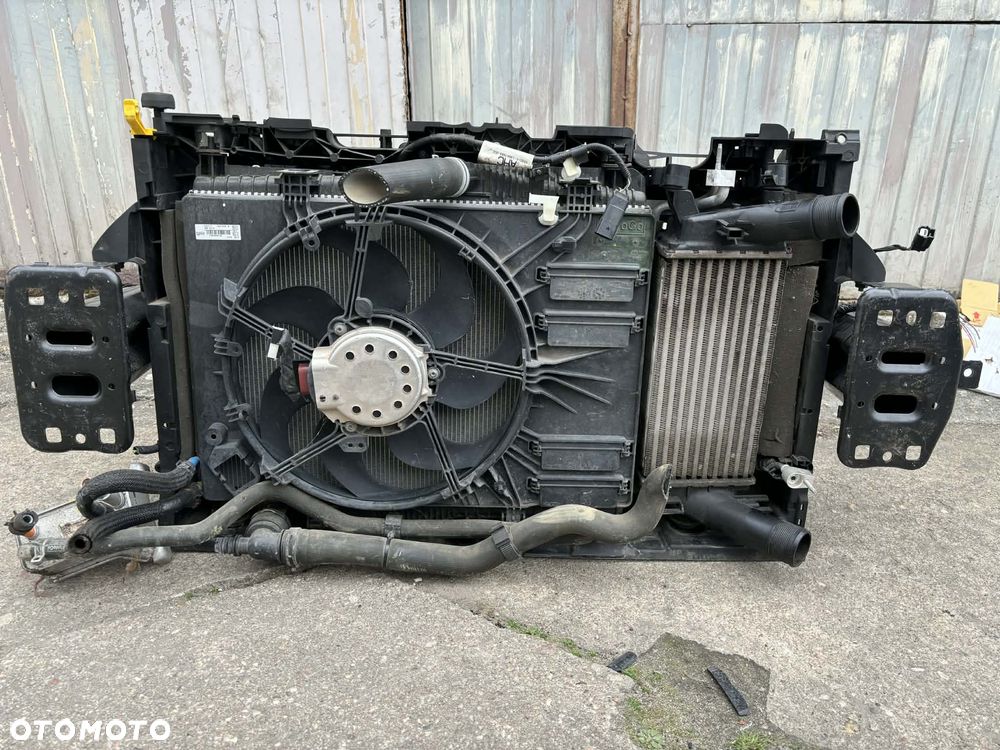 Ford Fiesta Mk8 AUTOMAT 17r- 1.0 Ecoboost- pas przedni kompletny maska lampy - 2