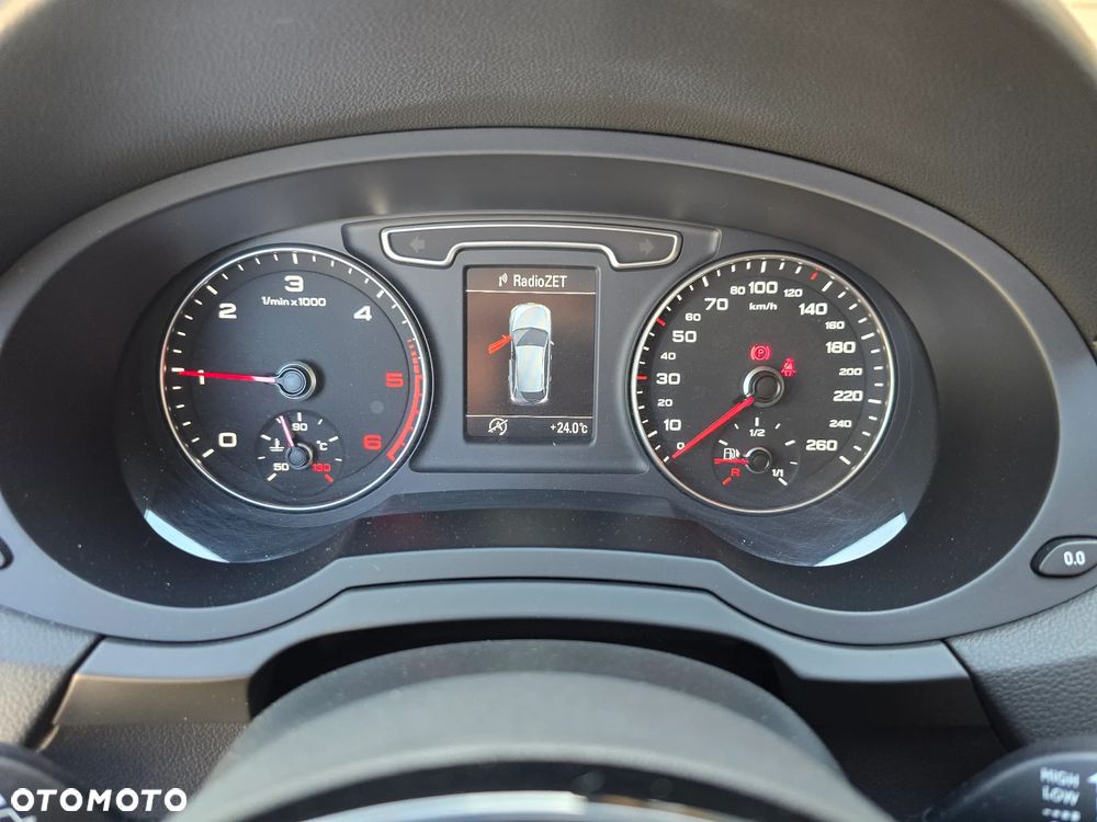 Audi Q3 2.0 TDI Quattro Edycja Specjalna - 16