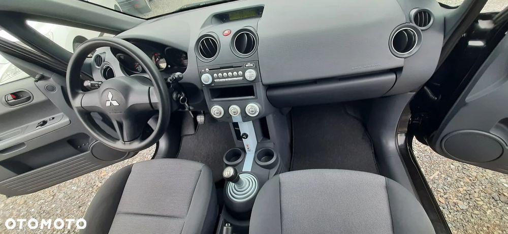 Mitsubishi Colt - 34