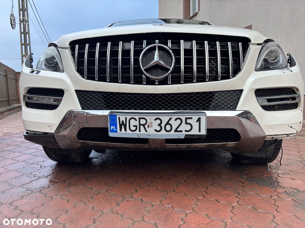 Mercedes-Benz ML 350 BlueTEC 4MATIC 7G-TRONIC Edition 1 - 4