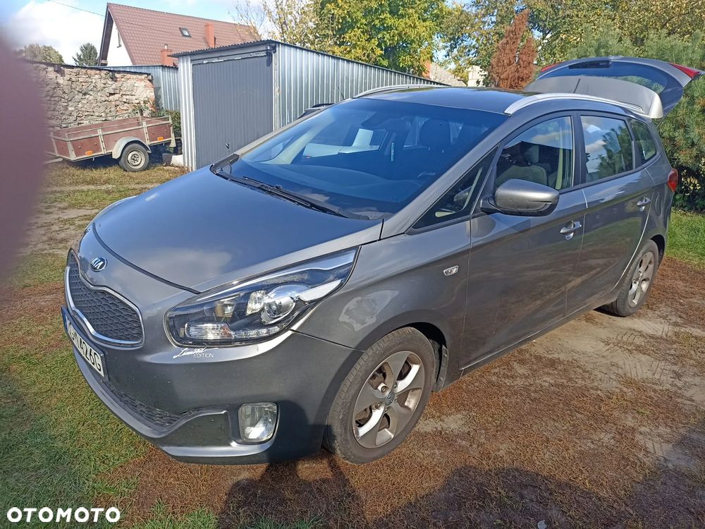 Kia Carens - 7