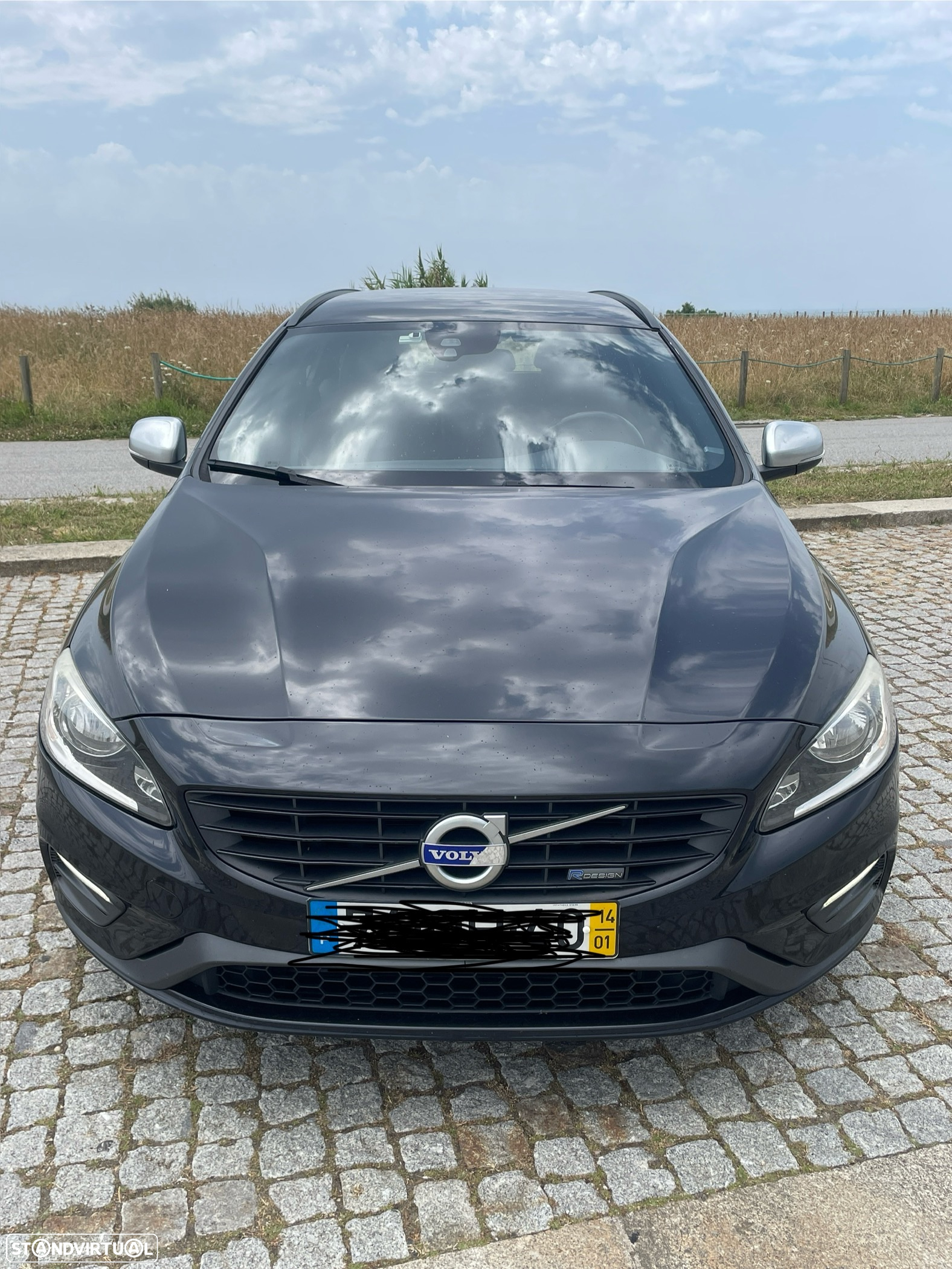 Volvo V60 2.0 D4 R-Design - 2