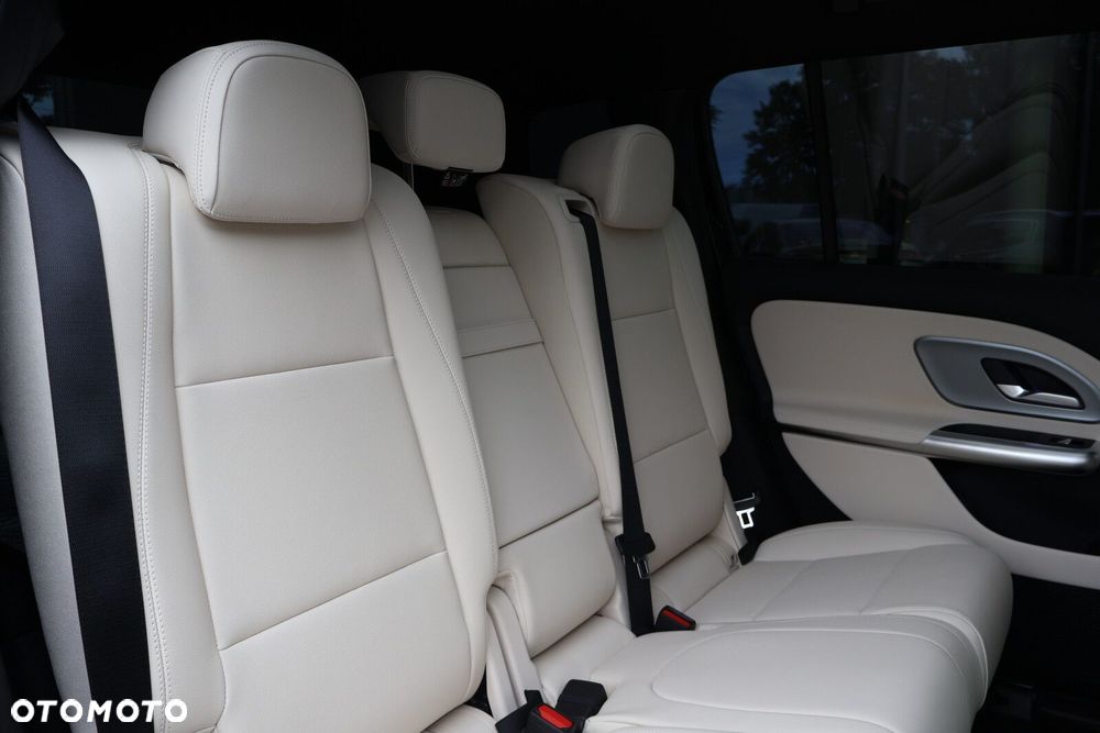Mercedes-Benz GLB - 21