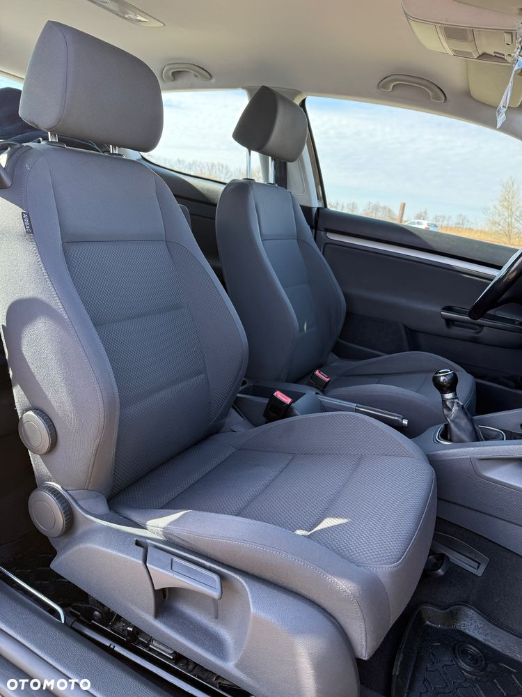 Volkswagen Golf - 11