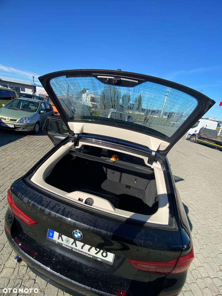 BMW Seria 5 530d Touring - 13