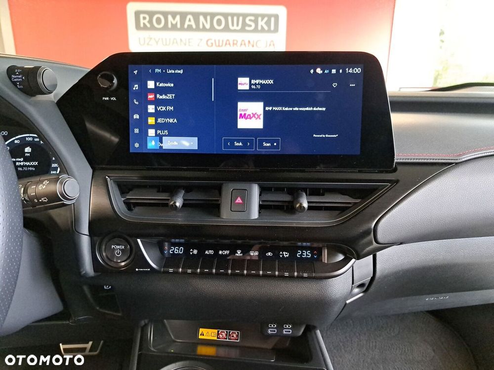 Lexus UX 300h F Sport AWD - 21