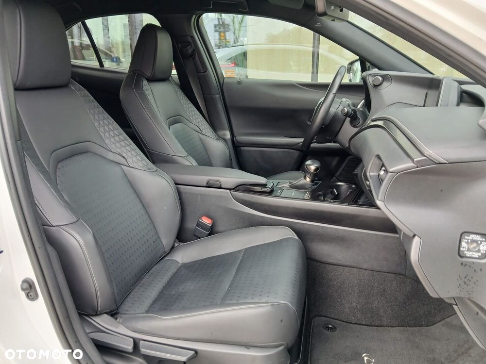 Lexus UX 250h GPF F Impression 2WD - 27