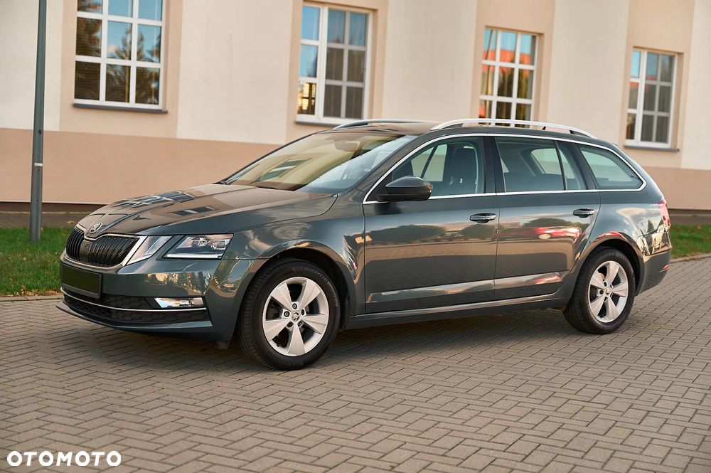 Skoda Octavia 1.6 TDI DSG Ambition - 2