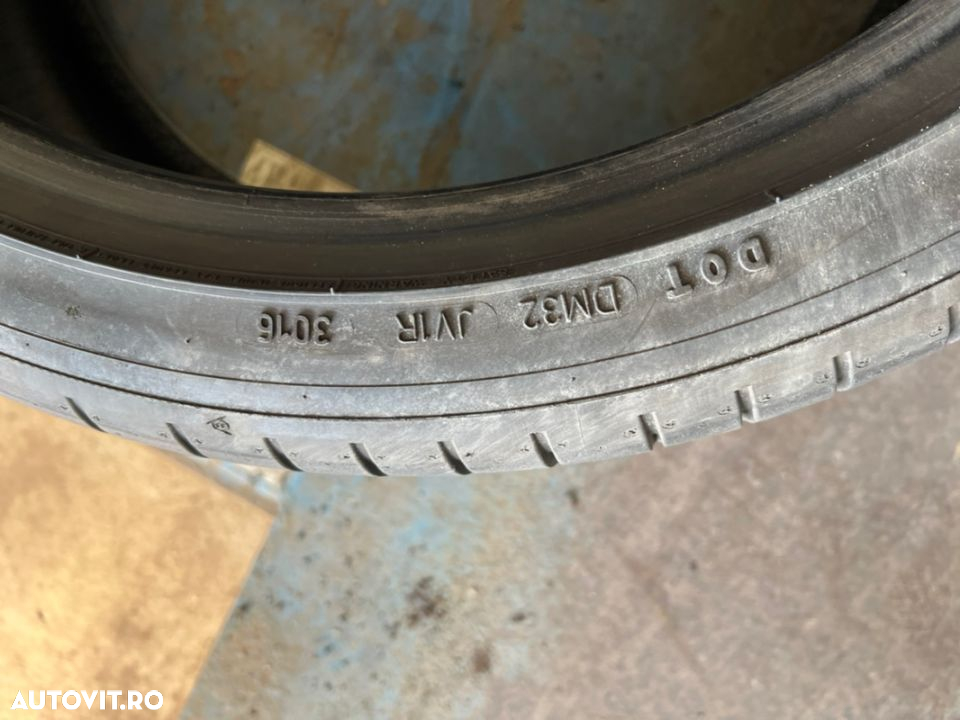 vand 2 anvelope 255/35/19 dunlop de vară la 6,5mm - 5