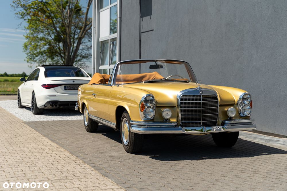 Mercedes-Benz 280 - 12