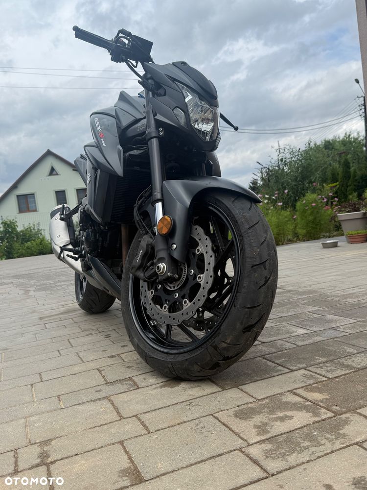 Suzuki GSX - 1