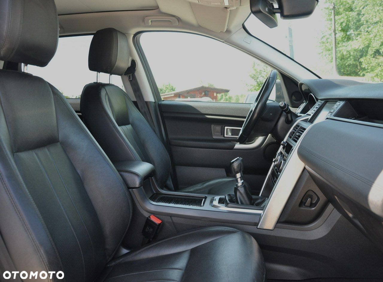 Land Rover Discovery Sport 2.0 eD4 HSE Luxury - 17