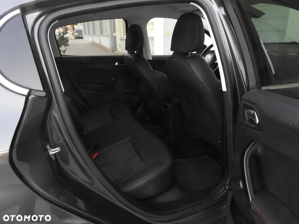 Peugeot 208 1.2 PureTech Allure S&S - 12