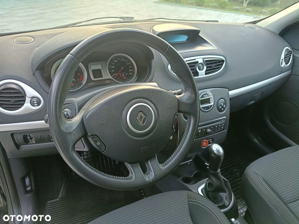 Renault Clio - 21