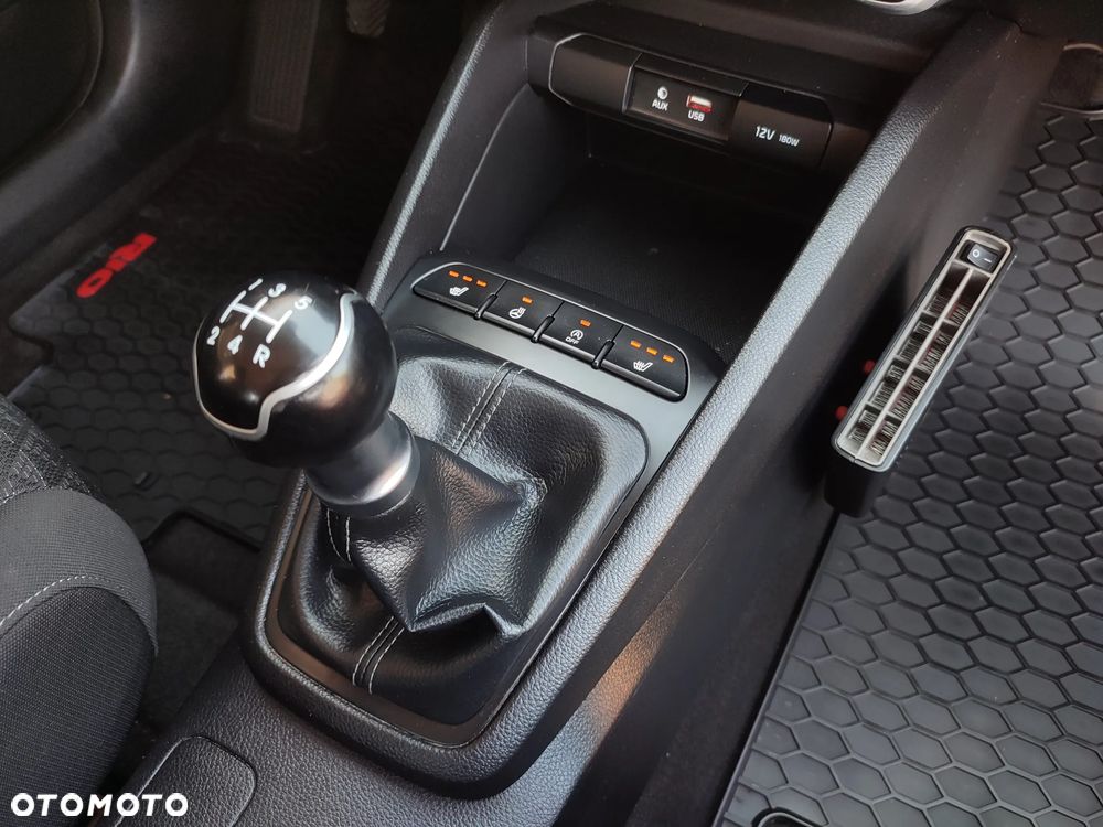Kia Rio 1.2 Dream Team Edition - 26