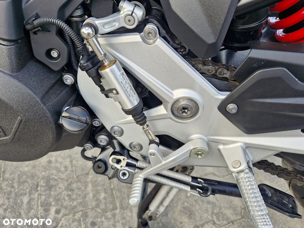 BMW F - 26