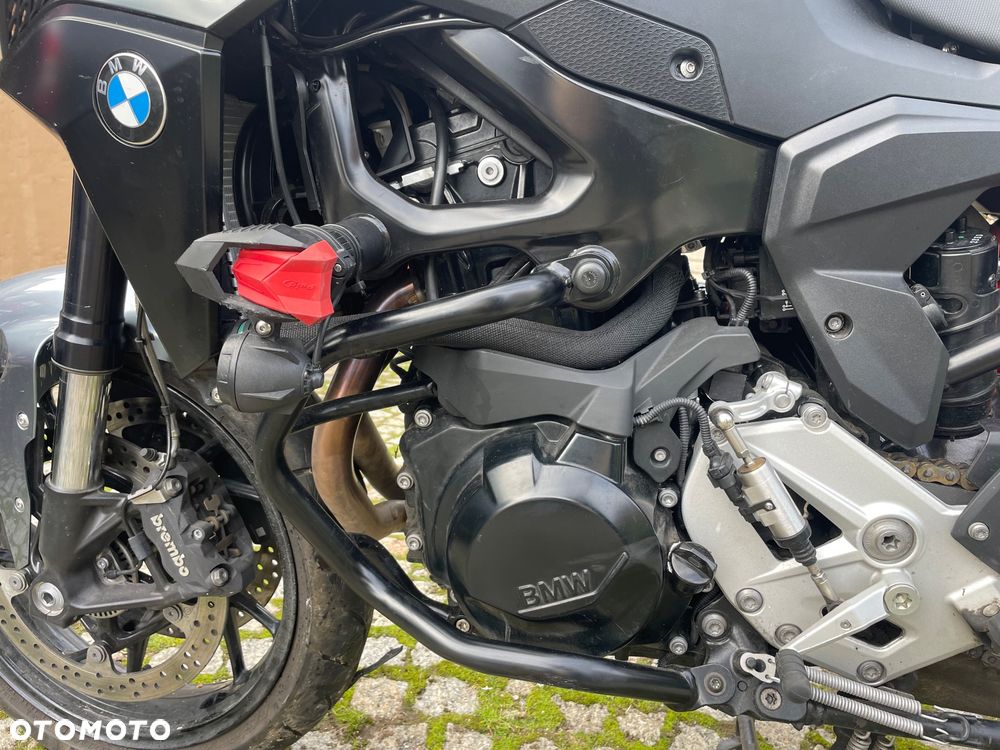 BMW F - 17