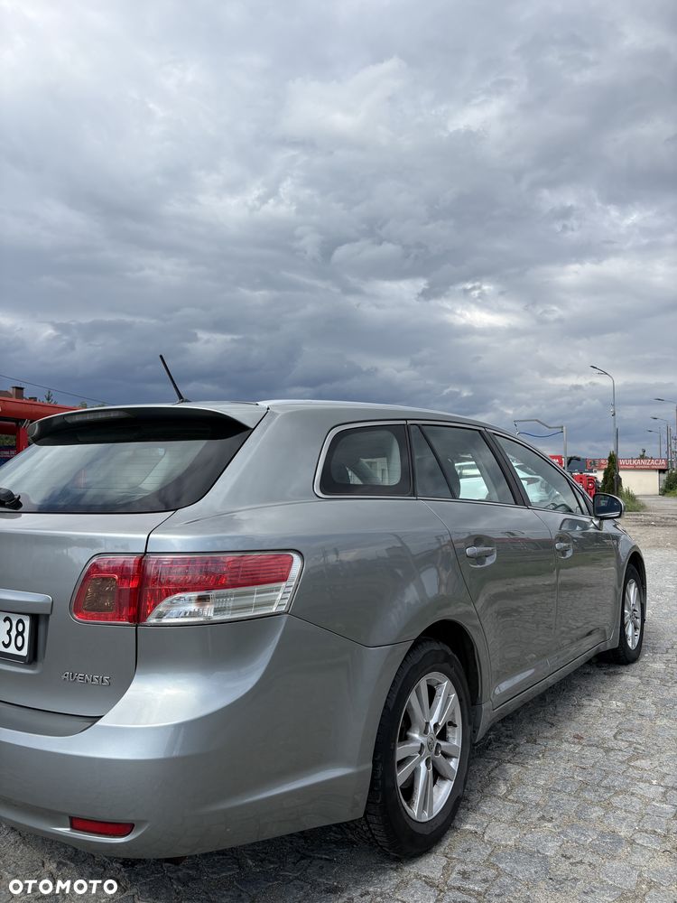 Toyota Avensis - 6