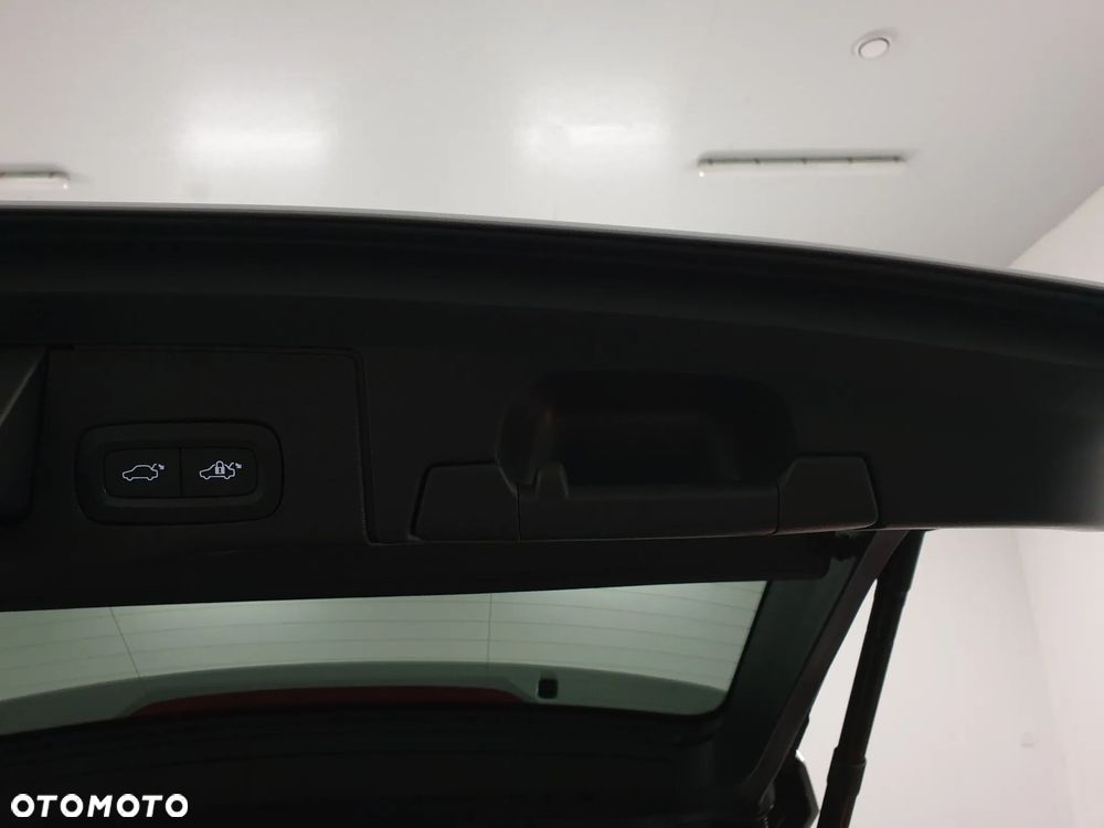 Volvo XC 60 B4 D AWD Geartronic RDesign - 36