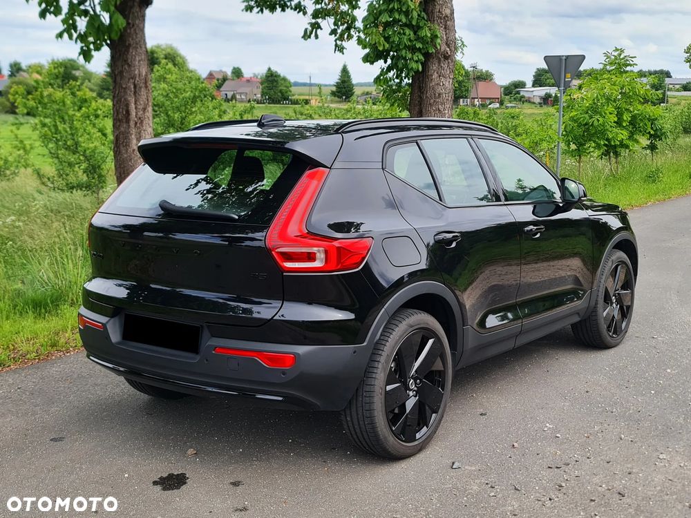 Volvo XC 40 B3 B DKG Ultra Black Edition - 4