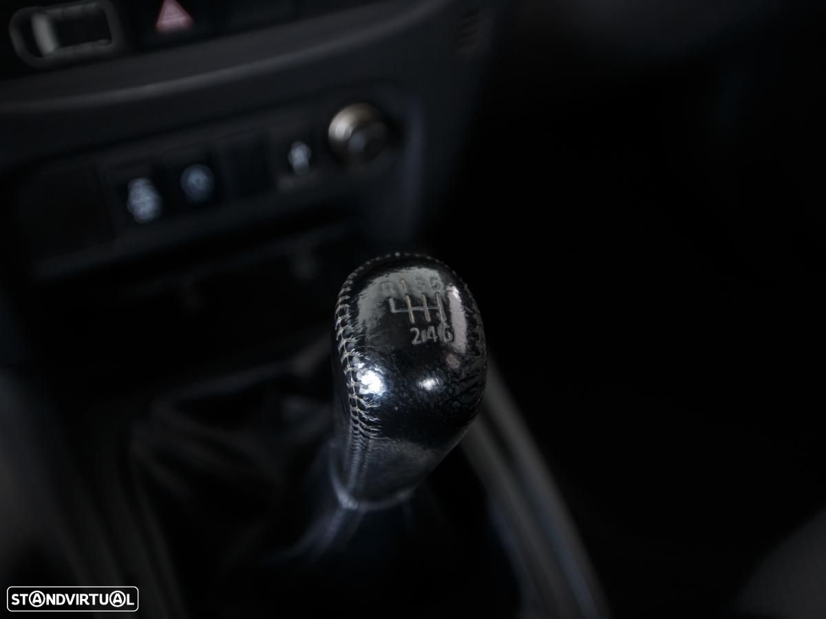 Mitsubishi L200 - 13