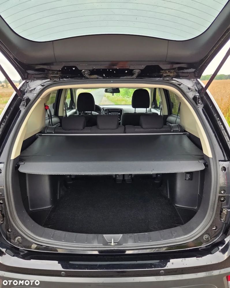 Mitsubishi Outlander - 16