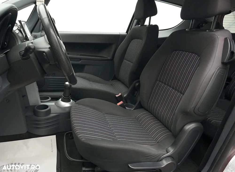 Mitsubishi Colt - 13