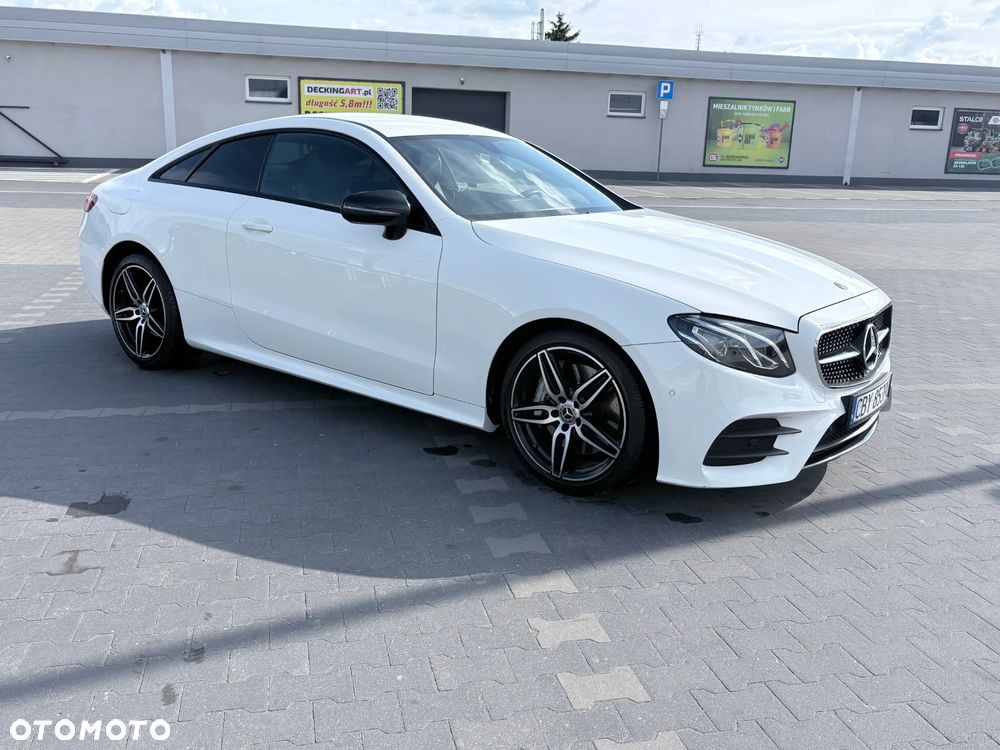 Mercedes-Benz Klasa E 300 9G-TRONIC - 8
