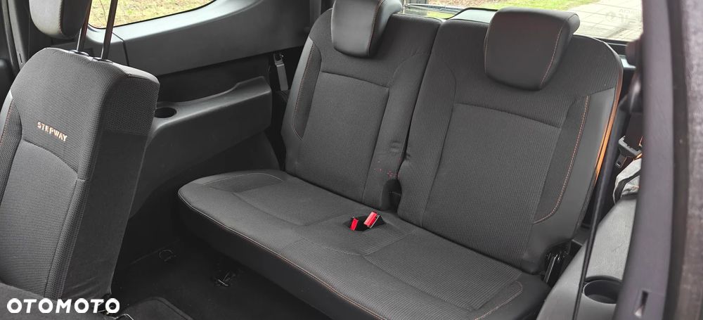 Dacia Lodgy dCi 110 Stepway Celebration - 12