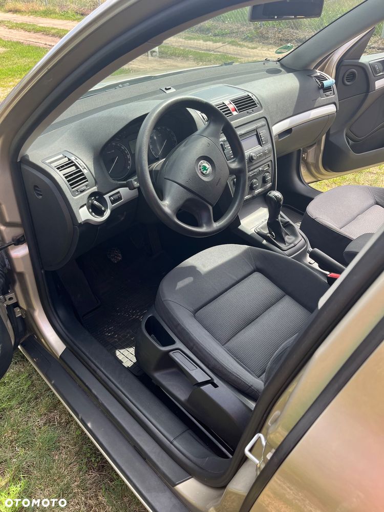 Skoda Octavia 1.6 Classic - 5