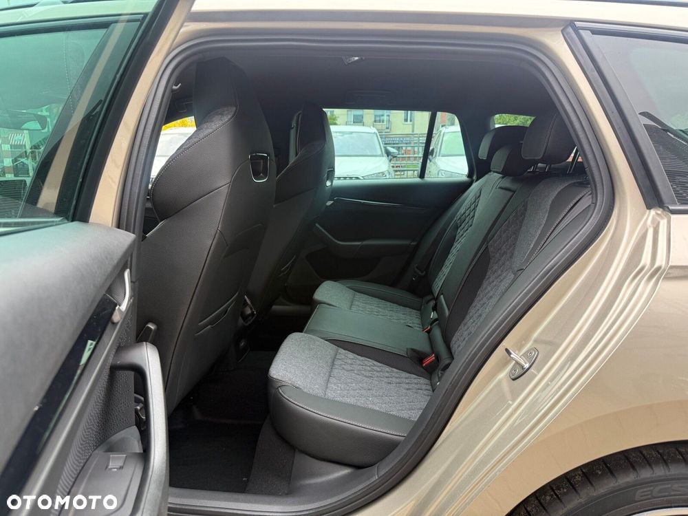 Skoda Octavia 1.5 TSI mHEV Sportline DSG - 12