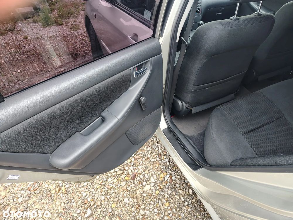 Toyota Corolla 1.6 VVT-i Terra Polaris - 10