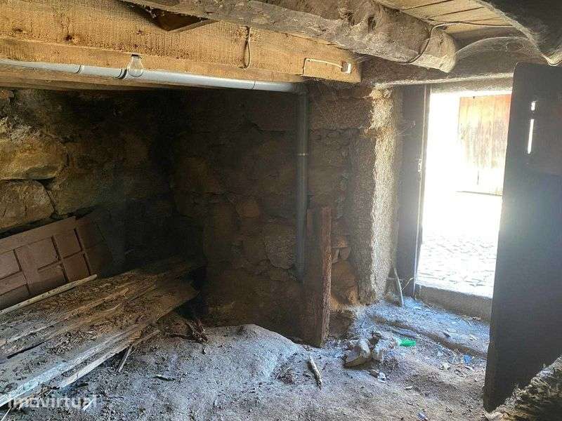 Venda de imóvel numa aldeia perto de Guarda - Grande imagem: 4/12