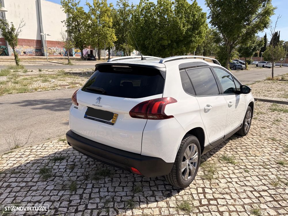 Peugeot 2008 1.2 PureTech Allure - 9
