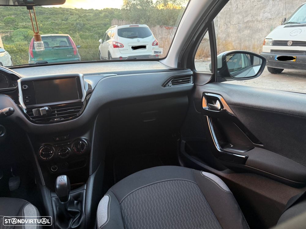 Peugeot 208 1.2 PureTech Active - 6