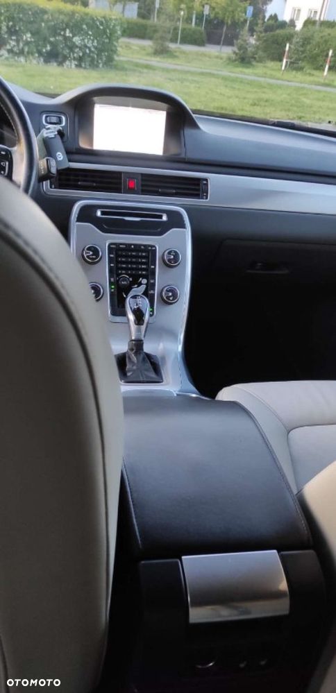 Volvo V70 D3 Geartronic Summum - 24